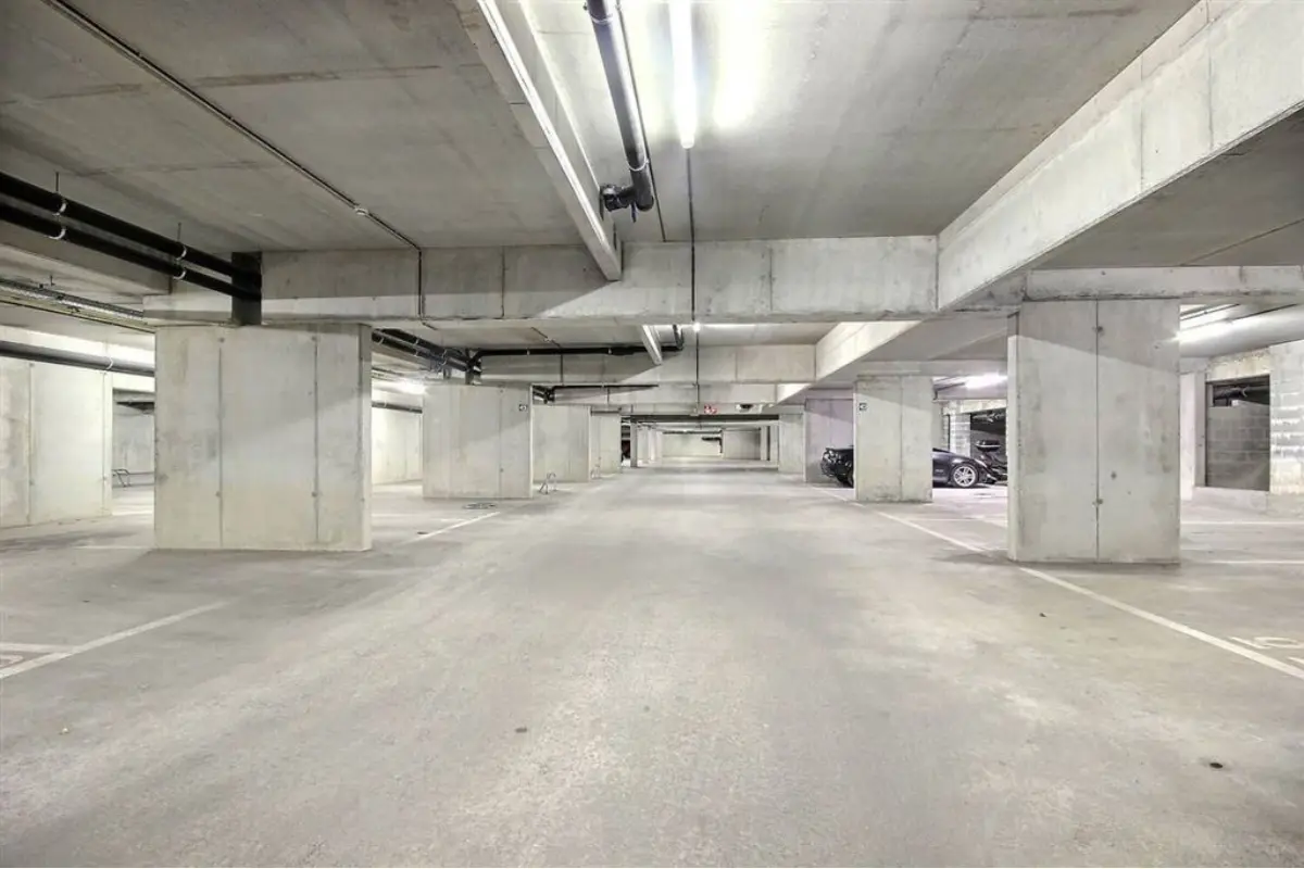 Parking / garage à vendre à Mouscron 7700 179000.00€  chambres m² - annonce 635158