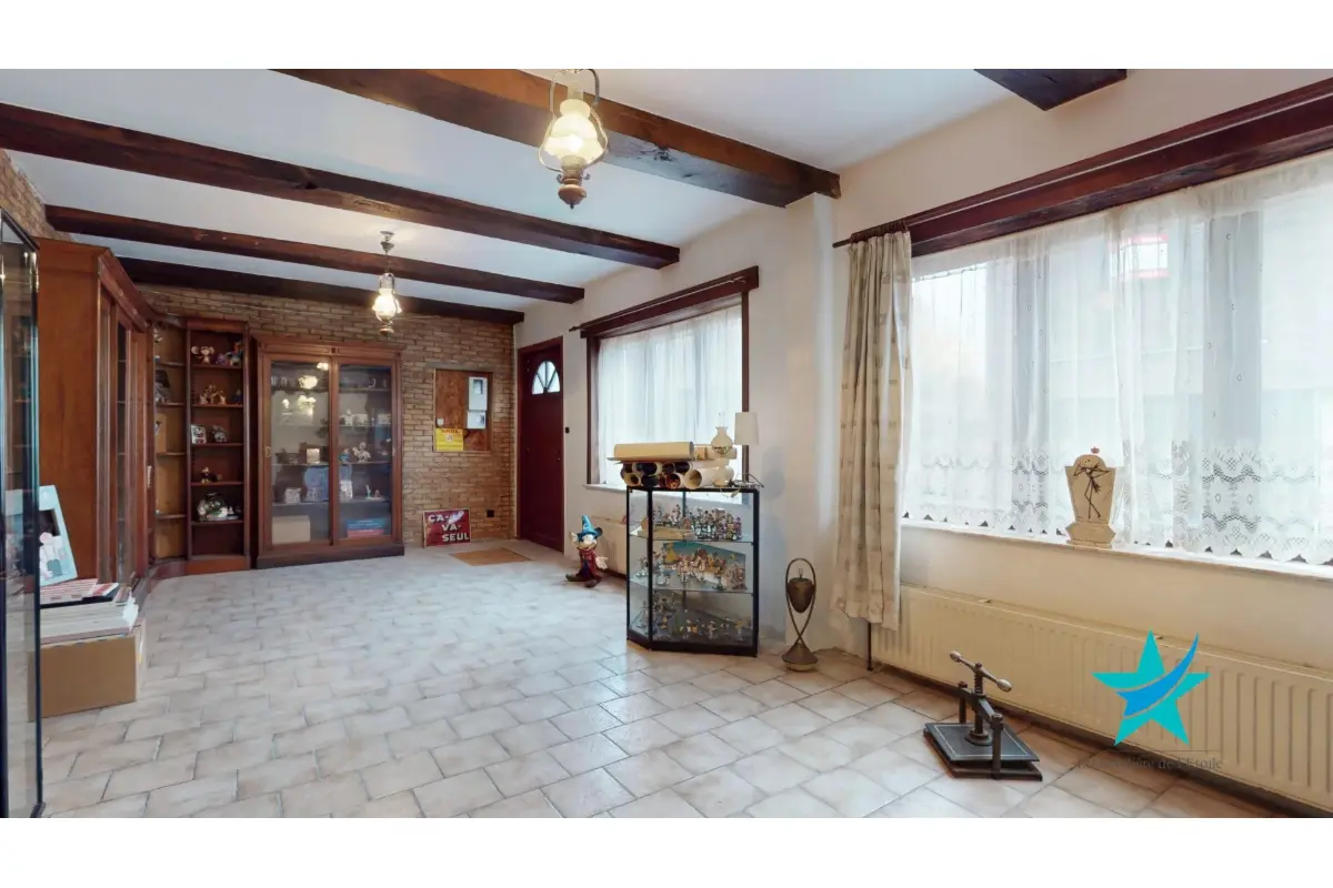 Commerce à vendre à Forchies-la-Marche 6141 379000.00€ 2 chambres 247.00m² - annonce 635885