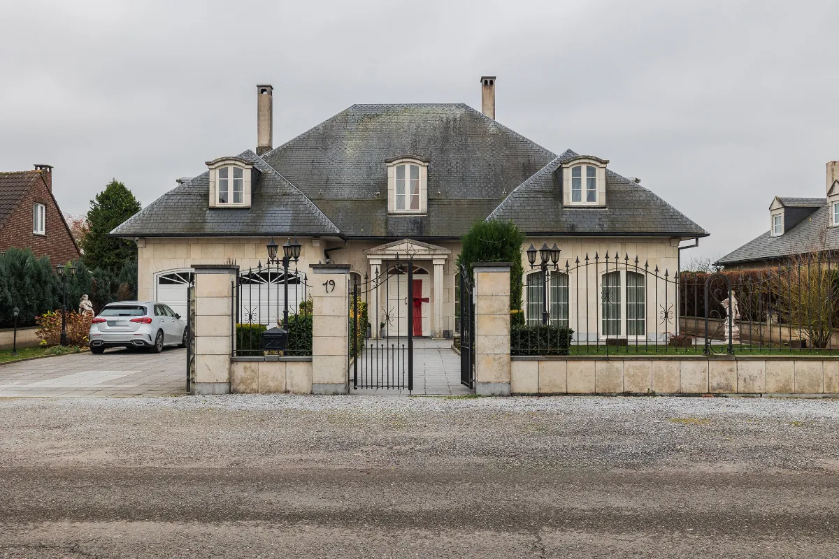 Maison à vendre à Wanfercée-Baulet 6224 850000.00€ 5 chambres 450.00m² - annonce 636430