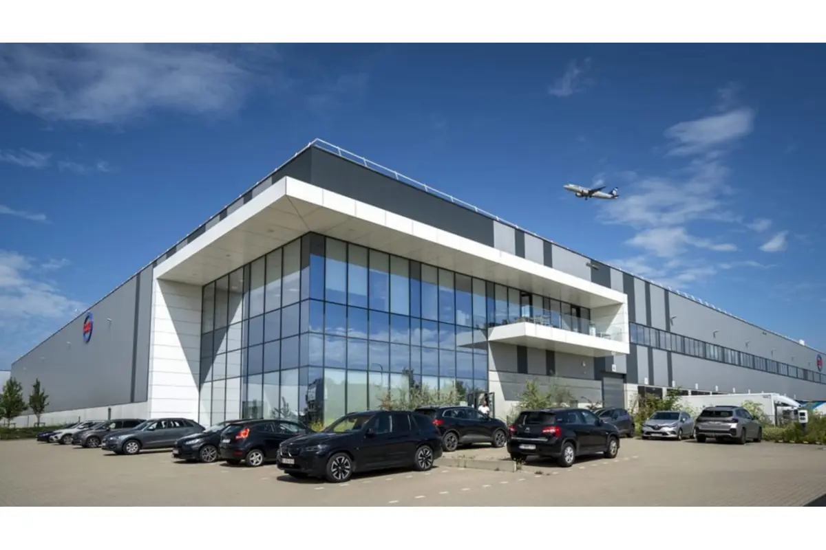 Commerce à louer à Fleurus 6220 161660.00€  chambres 47352.00m² - annonce 636488