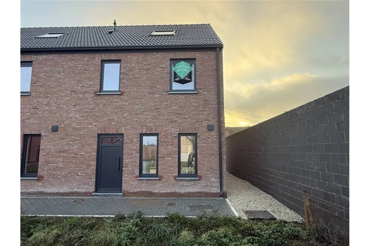 Maison à louer à Brasmenil 7604 975.00€ 3 chambres 121.00m² - annonce 636936