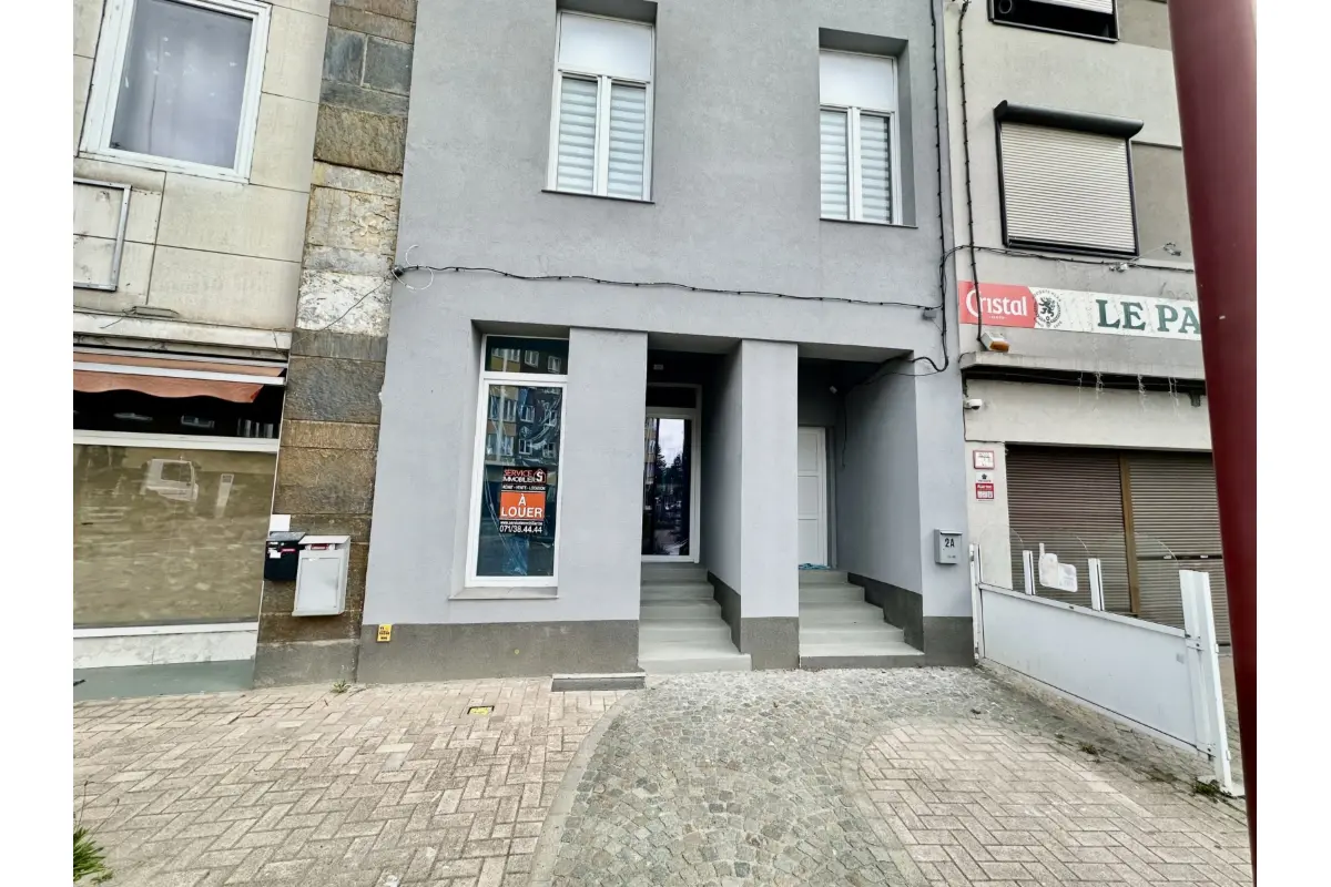 Commerce à louer à Châtelet 6200 890.00€  chambres 80.00m² - annonce 637605