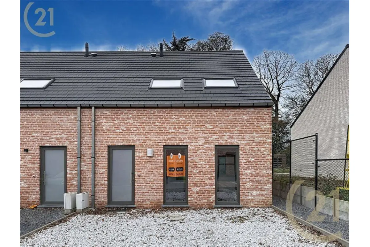 Villa à louer à Leuze-en-Hainaut 7900 1000.00€ 2 chambres 116.00m² - annonce 636959