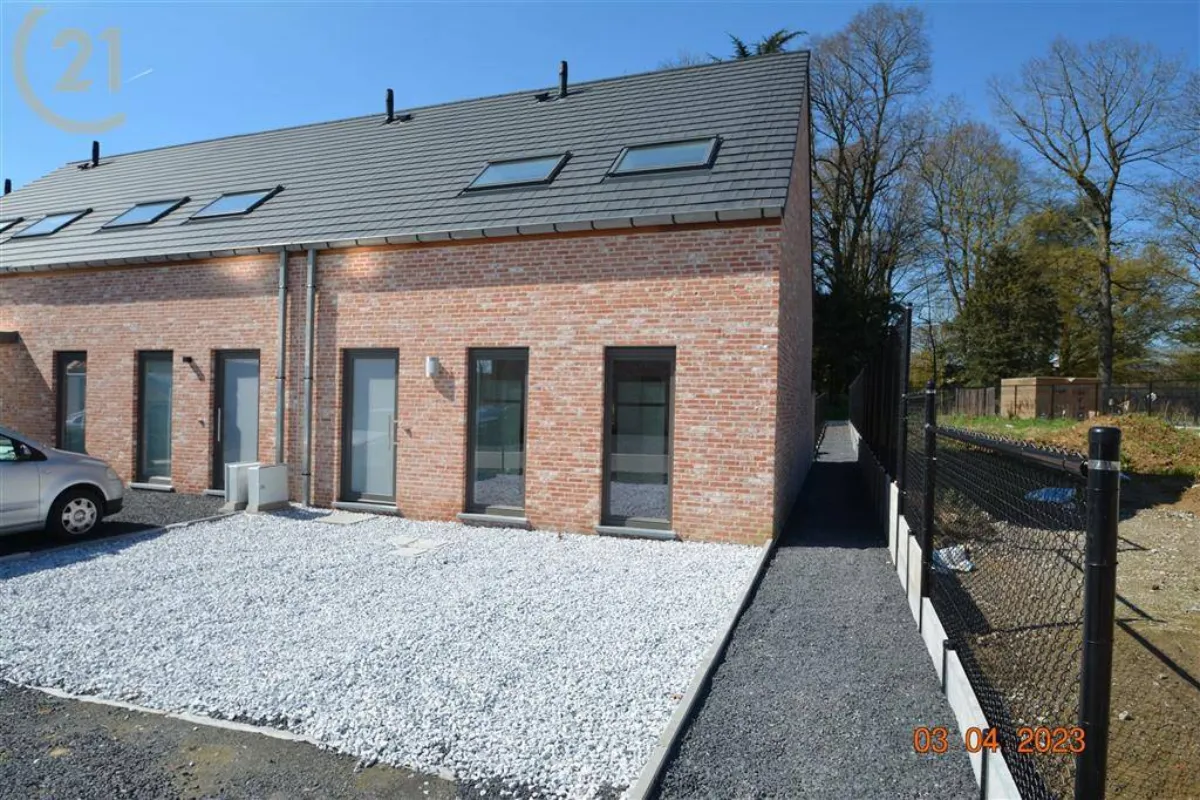Maison à louer à Leuze-en-Hainaut 7900 1000.00€ 2 chambres 116.00m² - annonce 636959
