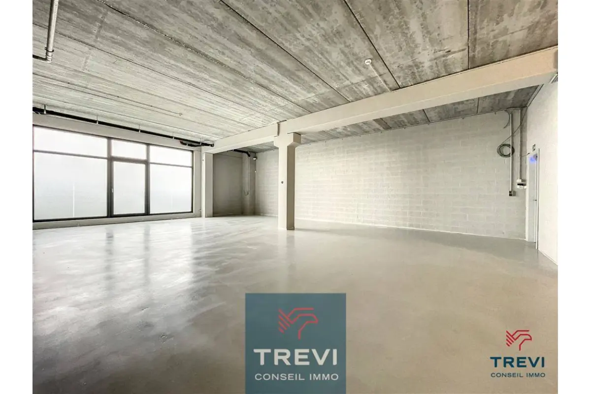 Commerce à louer à Braine-le-Comte 7090 840.00€  chambres m² - annonce 636926