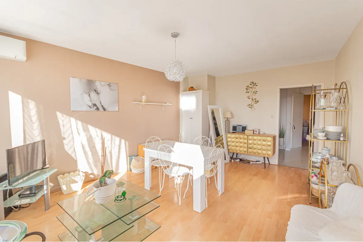 Appartement à vendre à Charleroi 6000 88000.00€ 1 chambres 45.00m² - annonce 639013