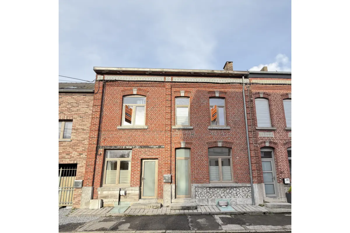 Maison à vendre à Solre-sur-Sambre 6560 205000.00€ 3 chambres 220.00m² - annonce 639011