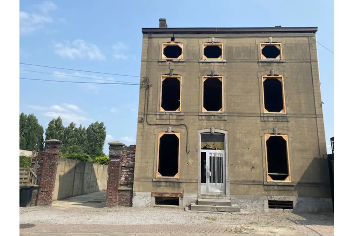 Maison à  à Jemeppe-sur-Sambre 5190 99000.00€ 6 chambres 350.00m² - annonce 640239