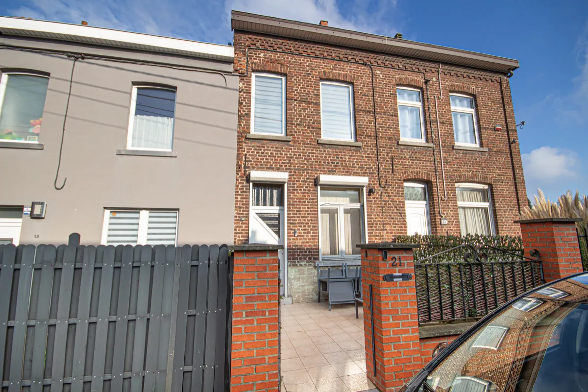 Maison à  à Roux 6044 158000.00€ 2 chambres 135.00m² - annonce 640506