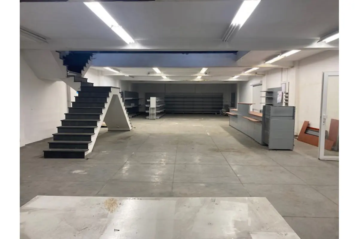 Commerce à vendre à Charleroi 6000 470000.00€  chambres 700.00m² - annonce 640234