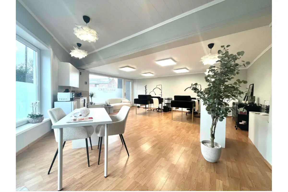 Commerce à louer à Joncret 6280 390.00€  chambres m² - annonce 640745