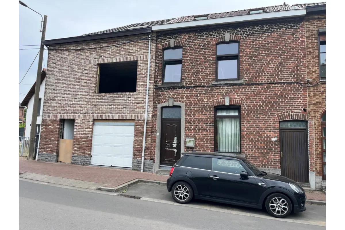 Maison à vendre à Châtelineau 6200 160000.00€ 6 chambres m² - annonce 641548