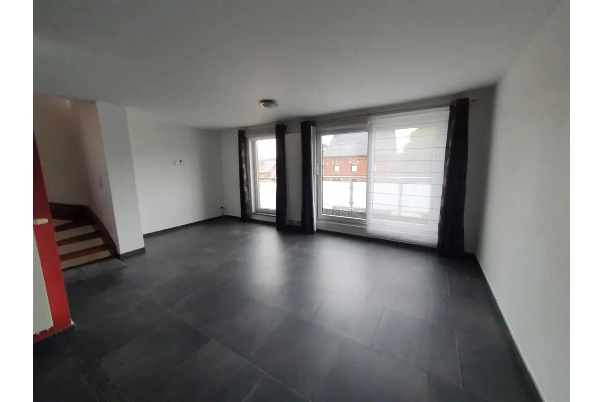 Maison à louer à Saint-Symphorien 7030 1895.00€ 5 chambres 220.00m² - annonce 642519