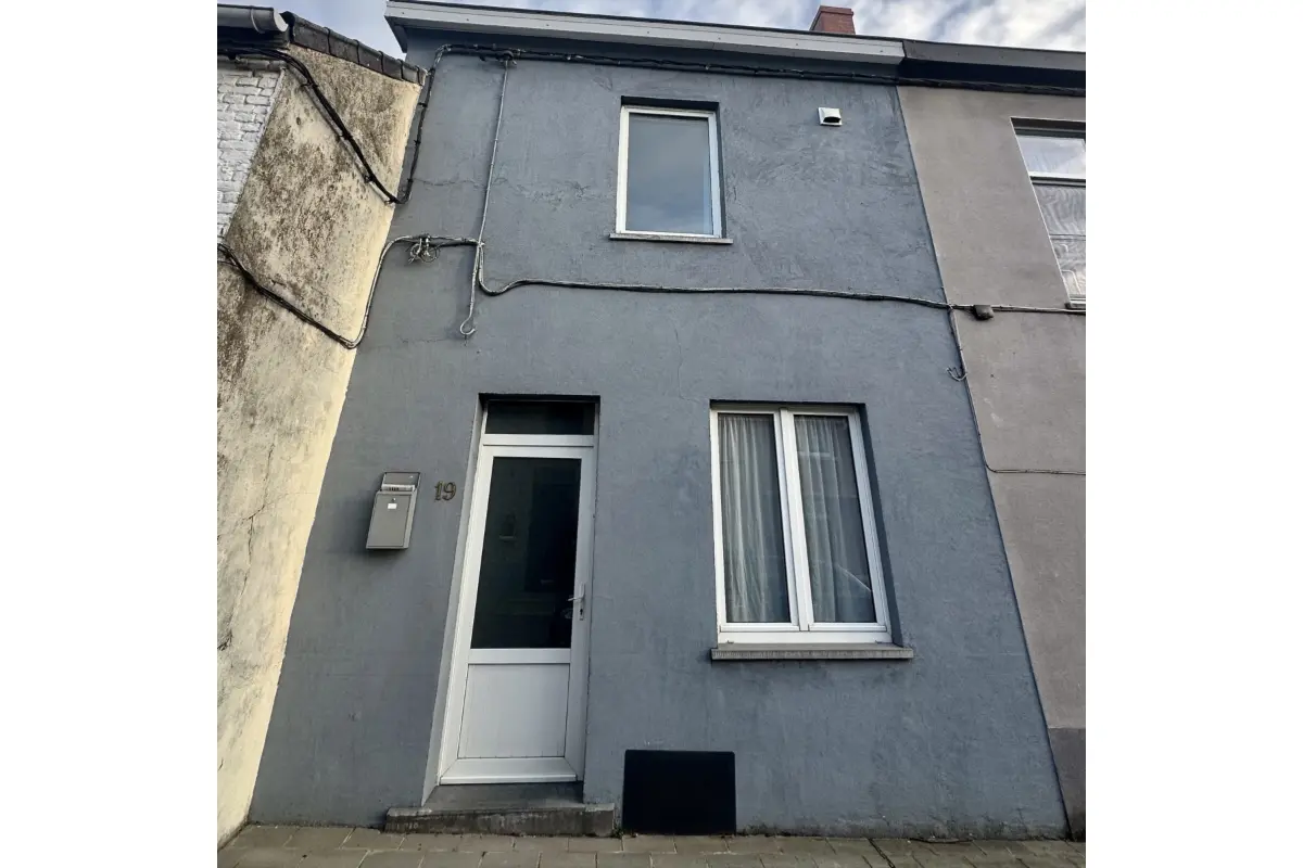 Maison à  à La Louvière 7100 140000.00€ 2 chambres 75.00m² - annonce 642085