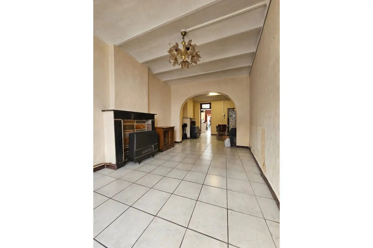 Maison à vendre à Marchienne-au-Pont 6030 75000.00€ 4 chambres 120.00m² - annonce 643959