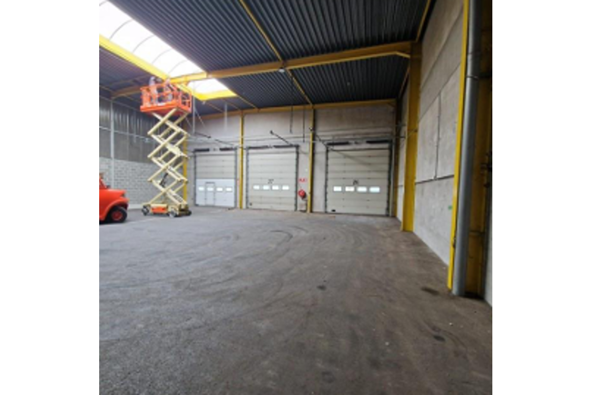 Commerce à louer à Gosselies 6041 7950.00€  chambres 1748.00m² - annonce 645560