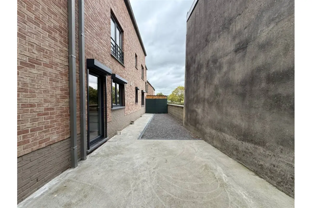 Appartement à  à Leuze-en-Hainaut 7900 825.00€ 2 chambres 97.00m² - annonce 646004