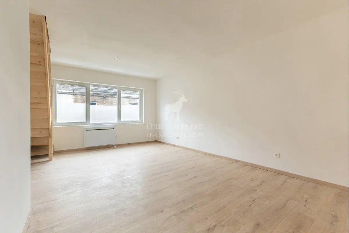Appartement à  à Châtelet 6200 600.00€ 1 chambres 50.00m² - annonce 646160