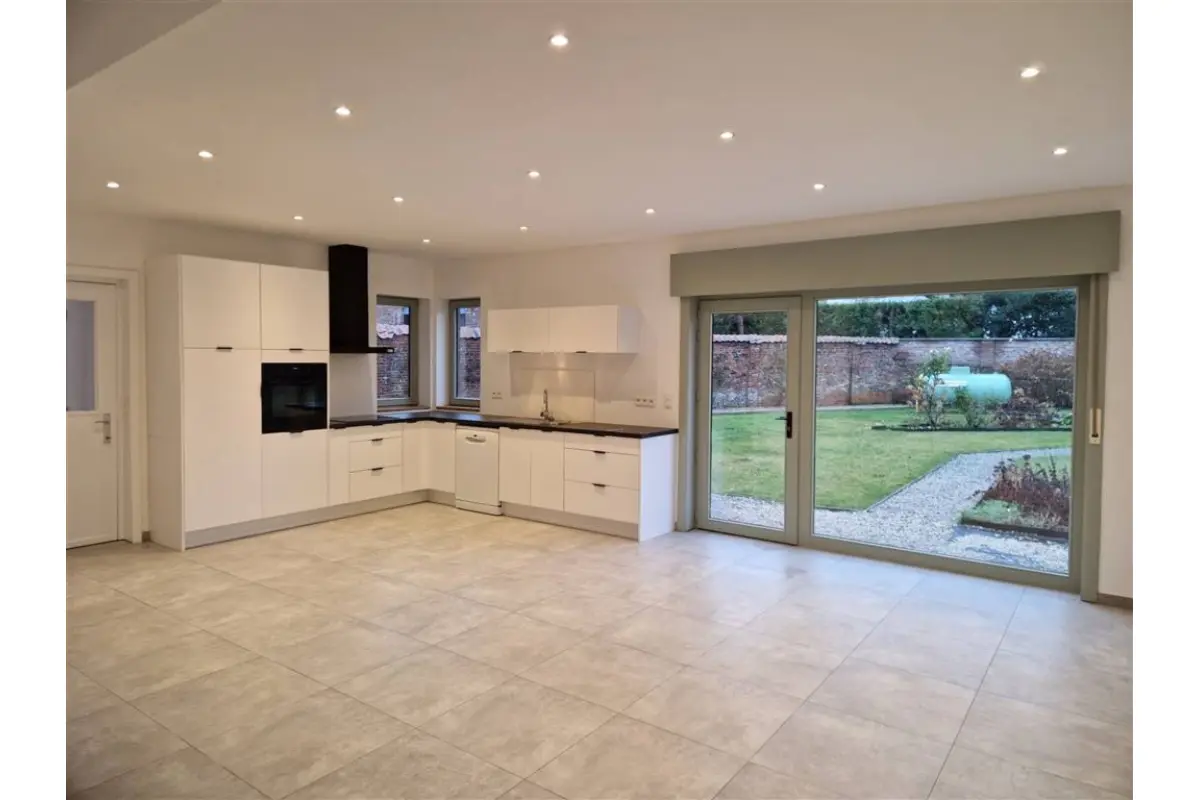 Maison à  à Tourpes 7904 1050.00€ 3 chambres 185.00m² - annonce 647539