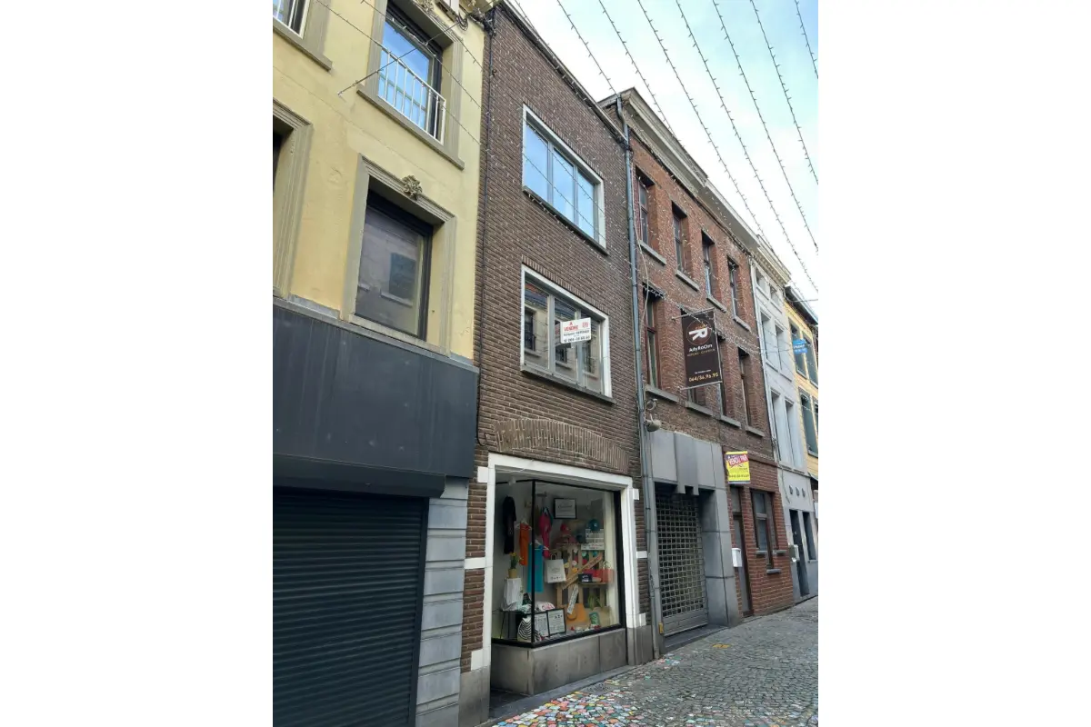 Immeuble de rapport - Immeuble à appartement à vendre à Binche 7130 195000.00€ 3 chambres m² - annonce 647755