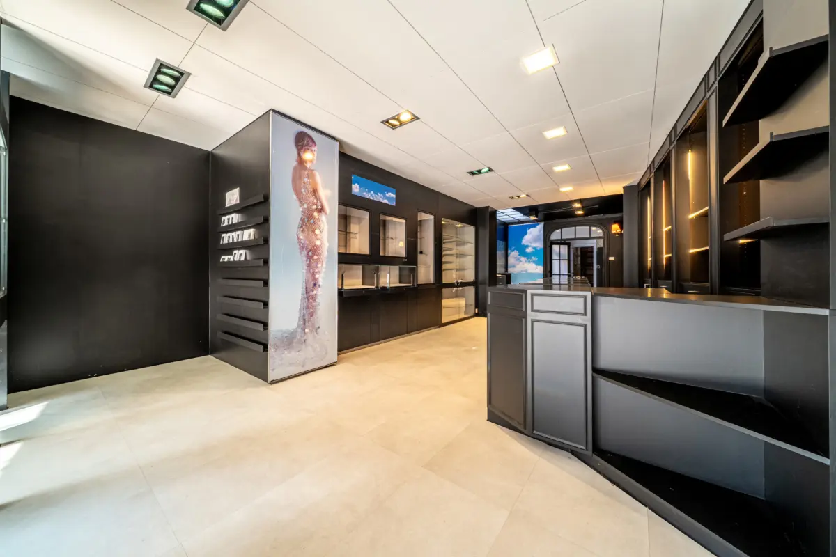 Commerce à louer à Tournai 7500 990.00€  chambres 90.00m² - annonce 648429