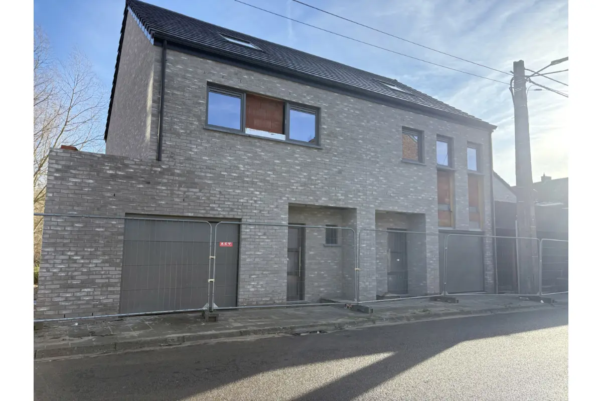 Maison à  à Roux 6044 269000.00€ 2 chambres 90.00m² - annonce 649217