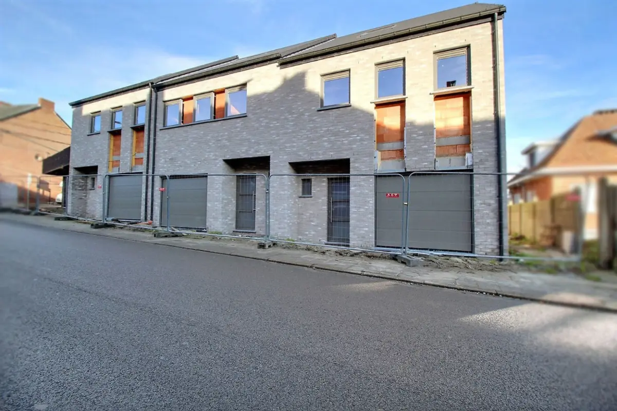 Maison à  à Roux 6044 259000.00€ 2 chambres 99.00m² - annonce 649214