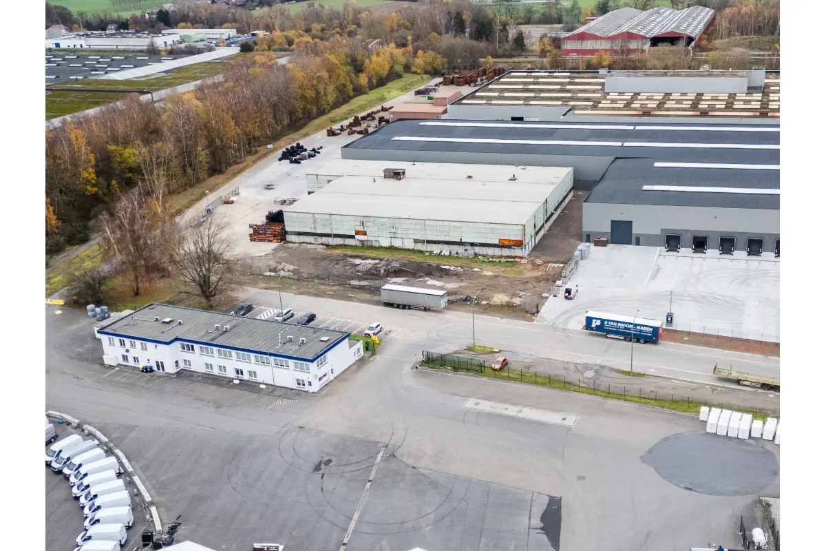 Commerce à louer à Seneffe 7180 11500.00€  chambres 3600.00m² - annonce 649859