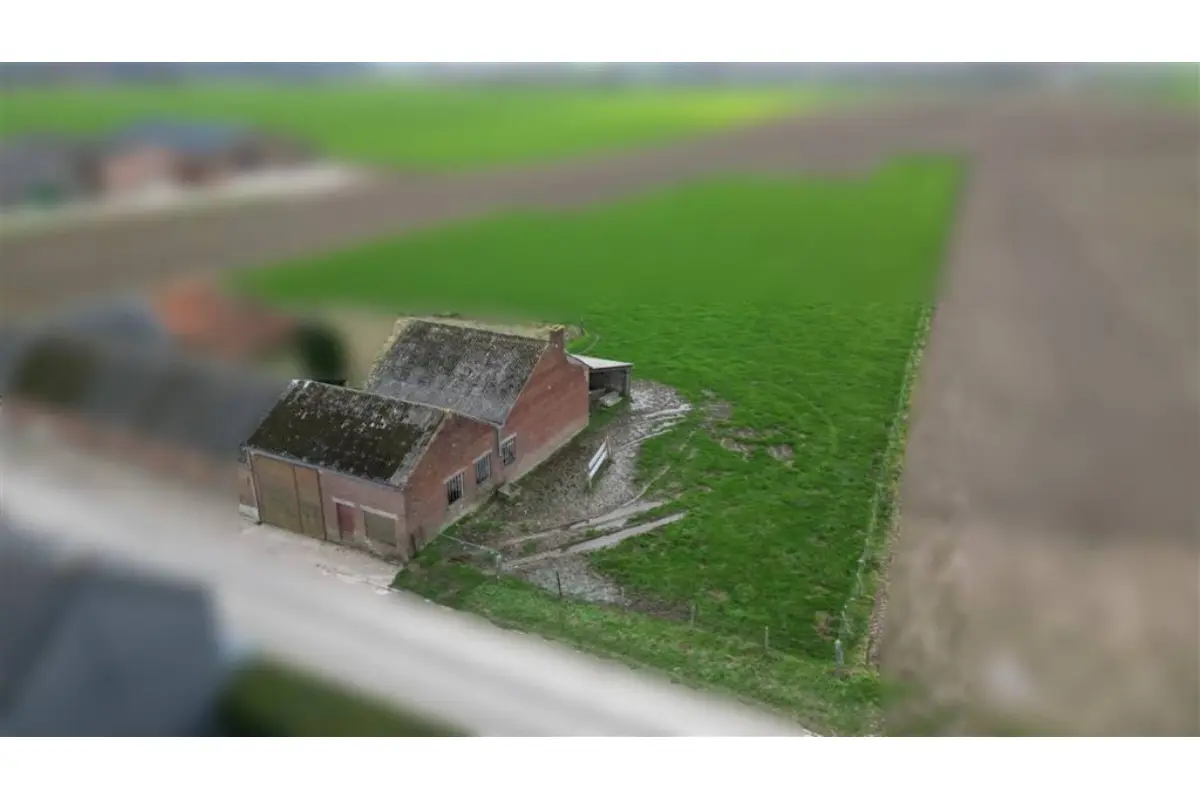 Maison à  à Ligne 7812 50000.00€  chambres 180.00m² - annonce 650671