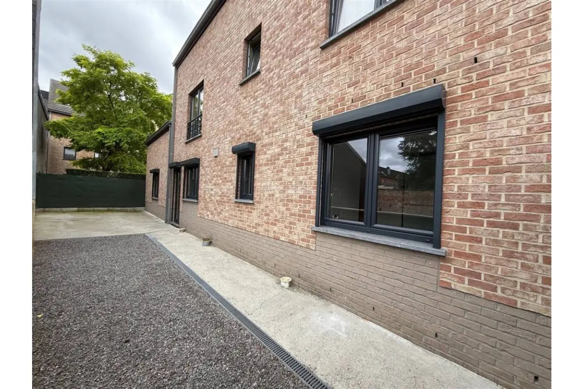 Appartement à  à Leuze-en-Hainaut 7900 825.00€ 2 chambres 97.00m² - annonce 651145