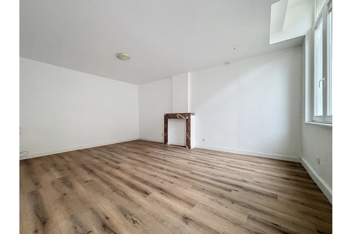 Appartement à louer à Tournai 7500 610.00€ 1 chambres 71.00m² - annonce 652052