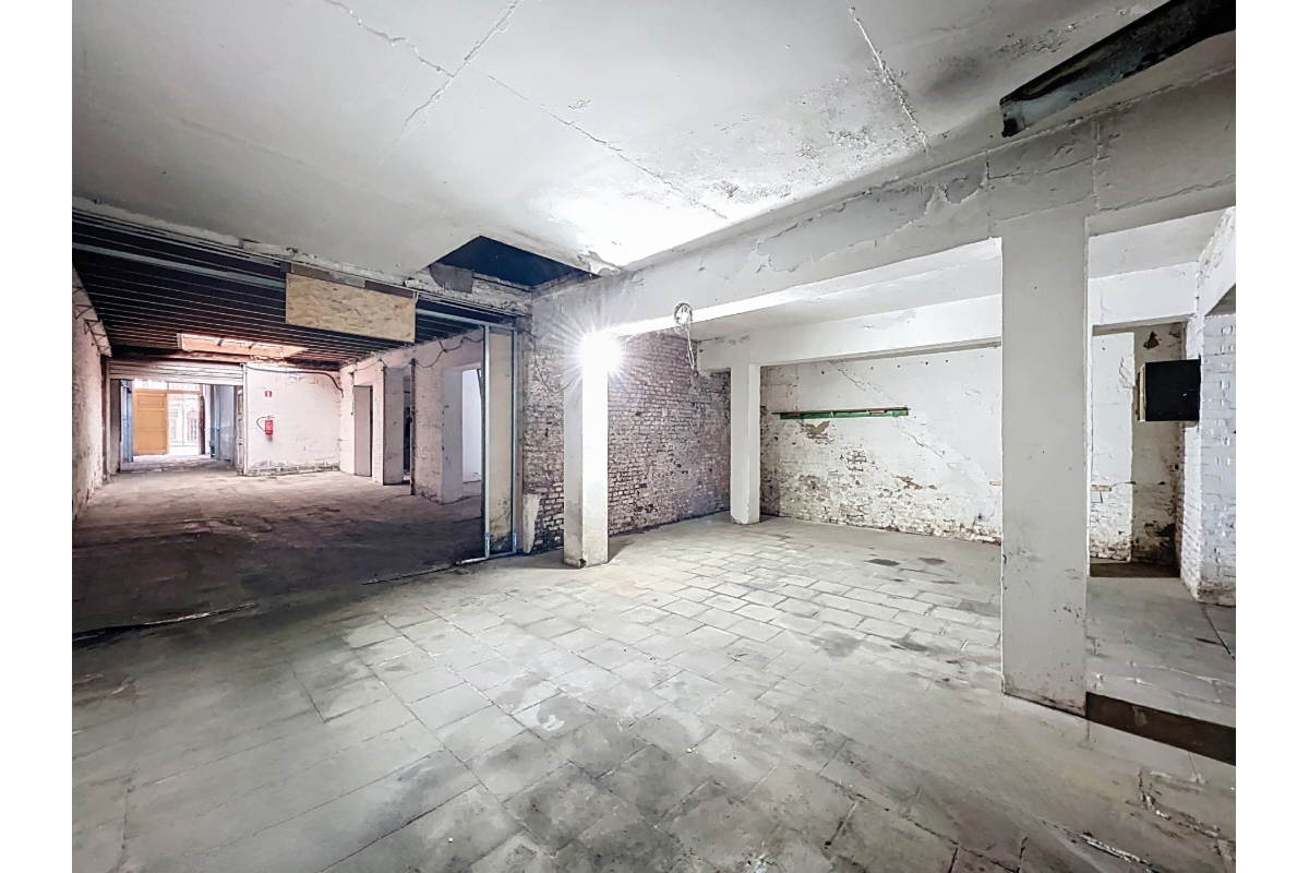 Commerce à louer à Charleroi 6000 700.00€  chambres 213.00m² - annonce 651930