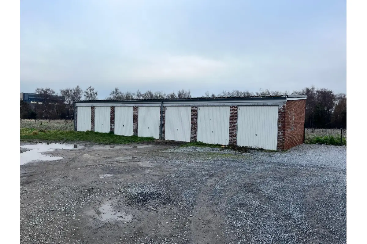 Box à vendre à Strépy-Bracquegnies 7110 70000.00€  chambres m² - annonce 653599