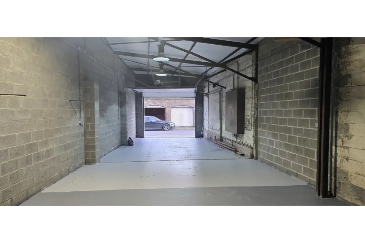 Box à louer à Dour 7370 700.00€  chambres m² - annonce 653452