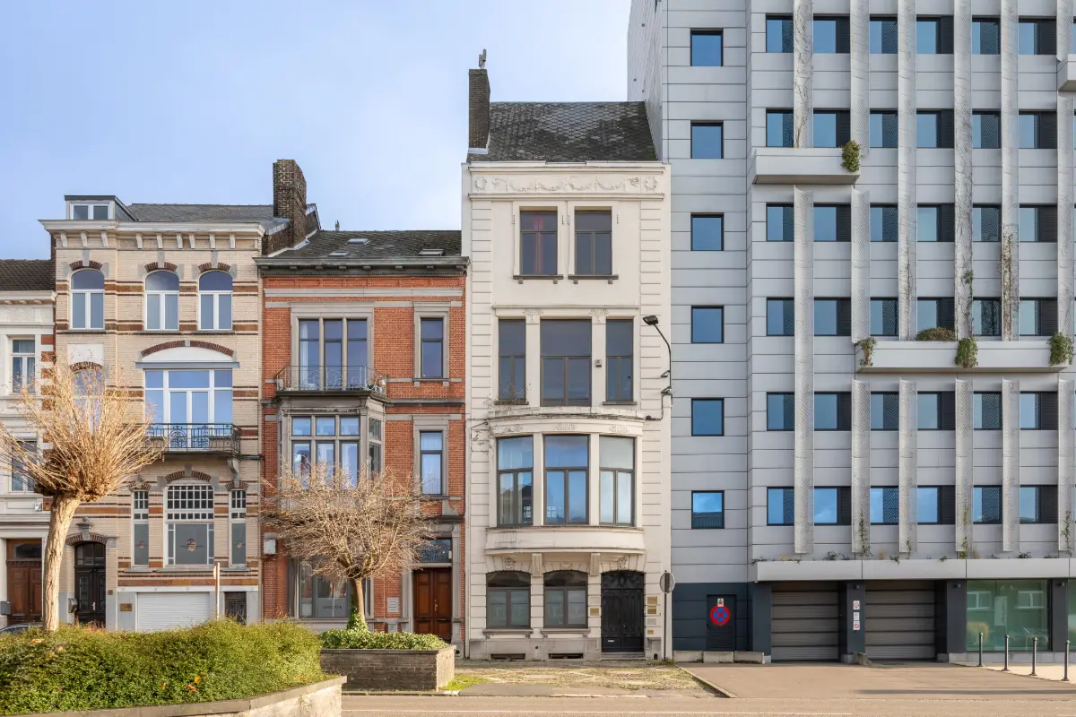 Maison de maître à vendre à Charleroi 6000 400000.00€ 7 chambres 468.00m² - annonce 744373