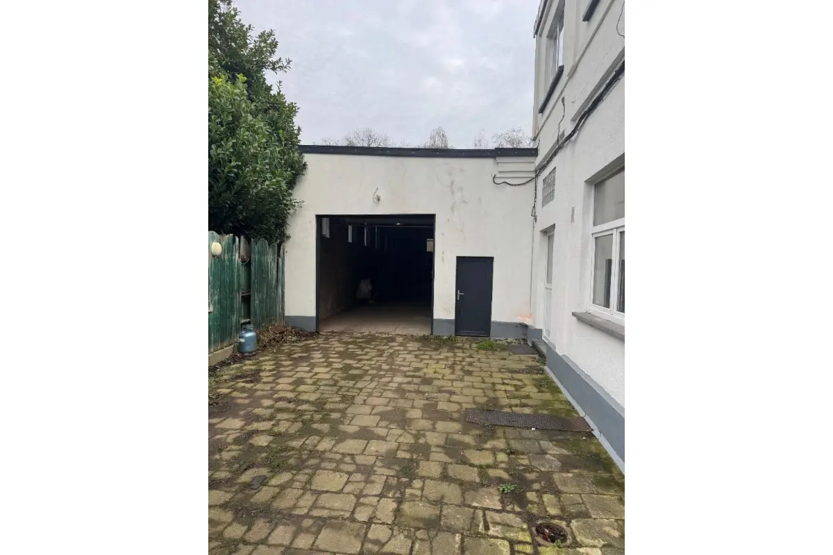 Commerce à louer à Mont-sur-Marchienne 6032 1950.00€ 0 chambres m² - annonce 654226