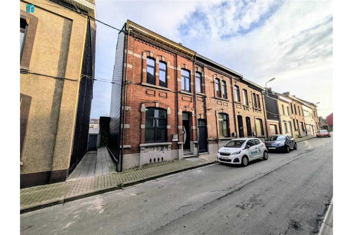 Maison à vendre à Gilly 6060 235000.00€ 4 chambres 180.00m² - annonce 656063