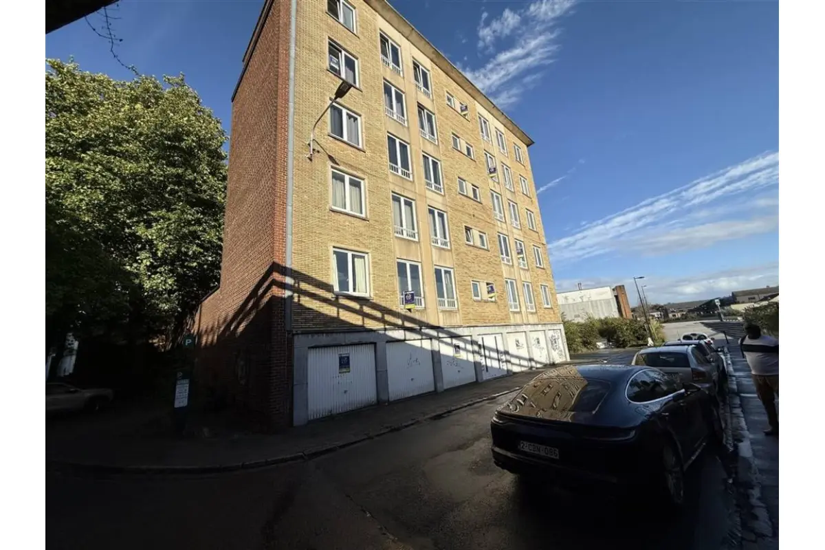 Parking / garage à louer à Charleroi 6000 75.00€  chambres m² - annonce 657986