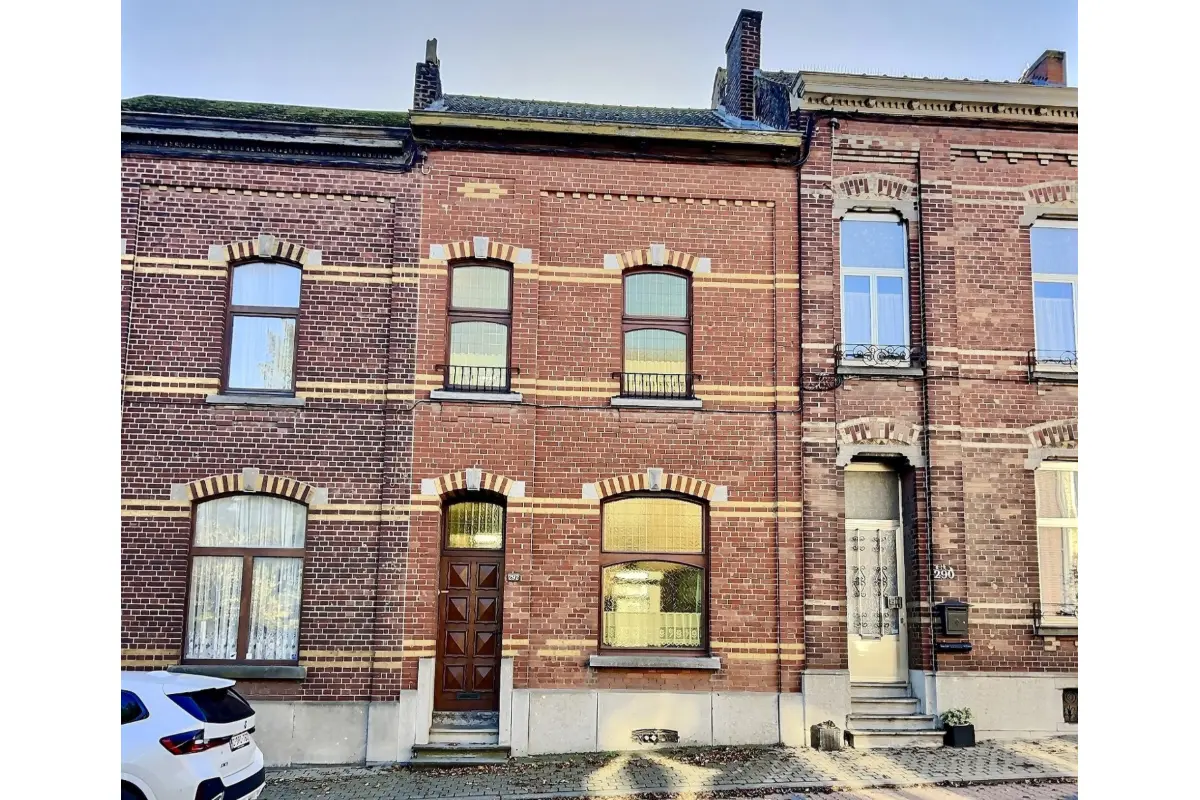 Maison à vendre à Courcelles 6180 185000.00€ 3 chambres 193.00m² - annonce 660425