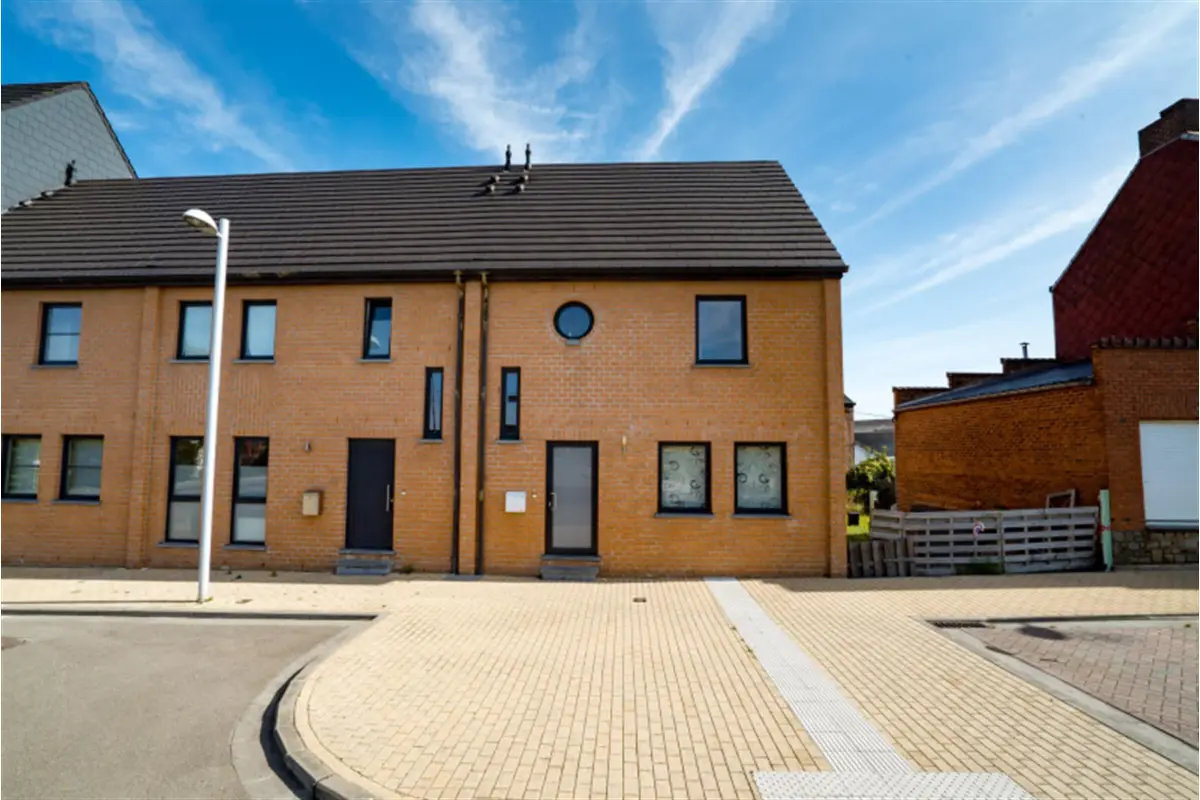 Appartement à louer à Familleureux 7181 1000.00€ 3 chambres 145.00m² - annonce 662392