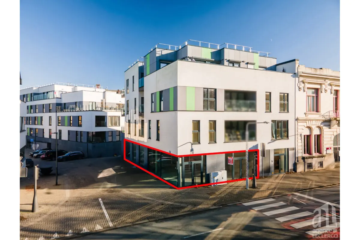 Commerce à  à Tournai 7500 325546.00€  chambres 222.00m² - annonce 664031