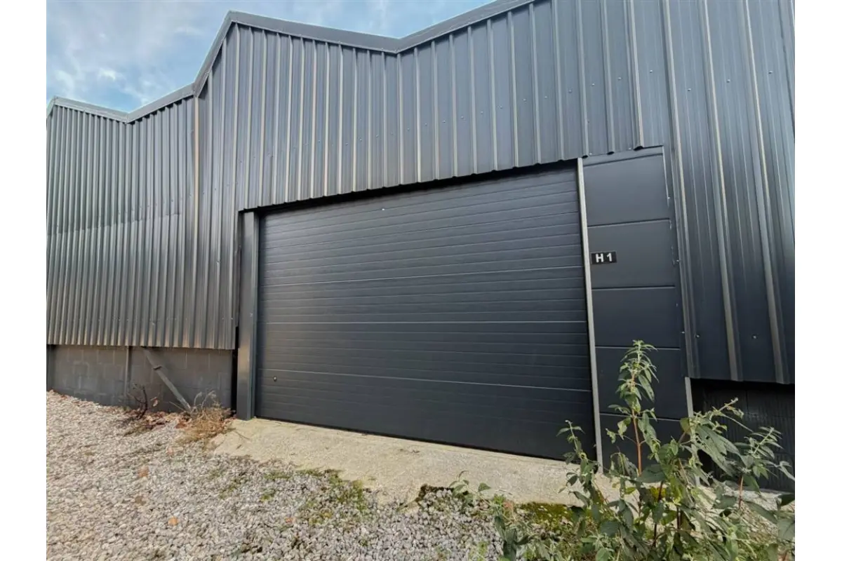 Commerce à  à Courcelles 6180 810.00€  chambres 190.00m² - annonce 666311