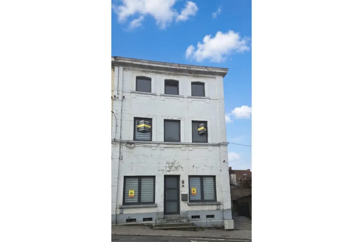 Maison à vendre à Couillet 6010 199000.00€ 5 chambres 165.00m² - annonce 666001