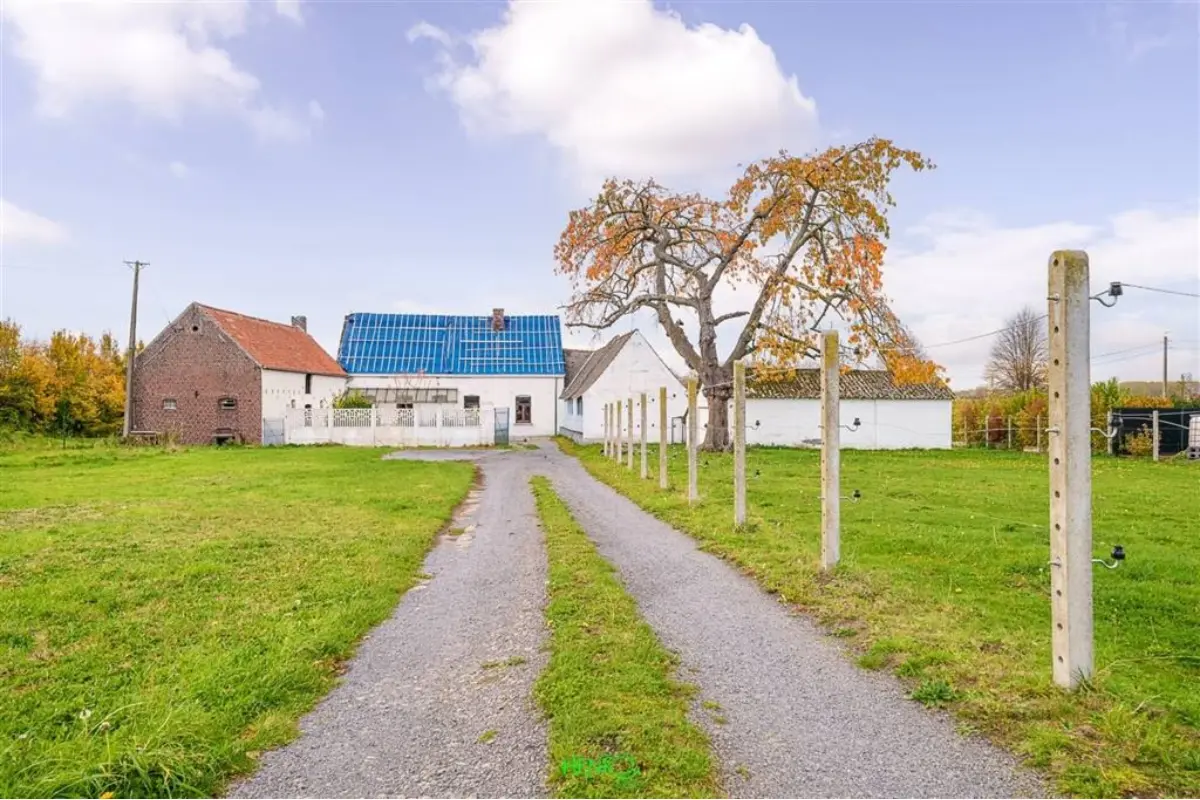 Commerce à vendre à Hérinnes-lez-Pecq 7742 250000.00€ 3 chambres m² - annonce 667113