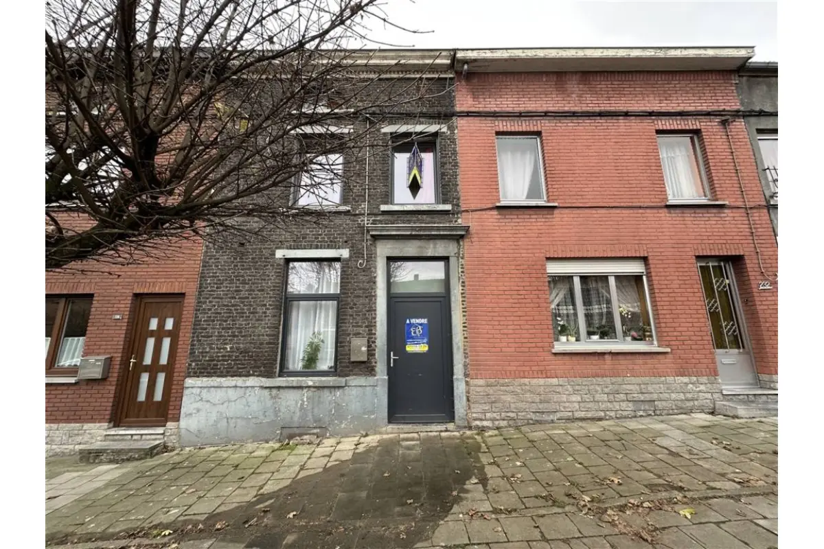 Maison à vendre à Marchienne-au-Pont 6030 79000.00€ 2 chambres 230.00m² - annonce 668260