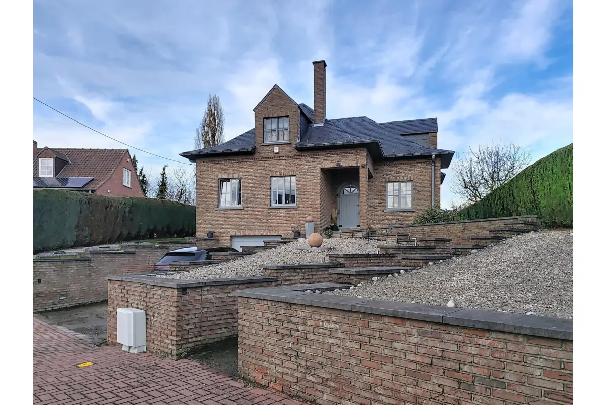 Villa à vendre à Trivières 7100 389000.00€ 3 chambres 210.00m² - annonce 669564