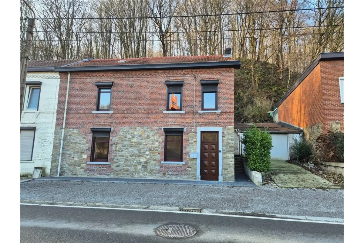 Maison à vendre à Bouffioulx 6200 165000.00€ 2 chambres 80.00m² - annonce 669246