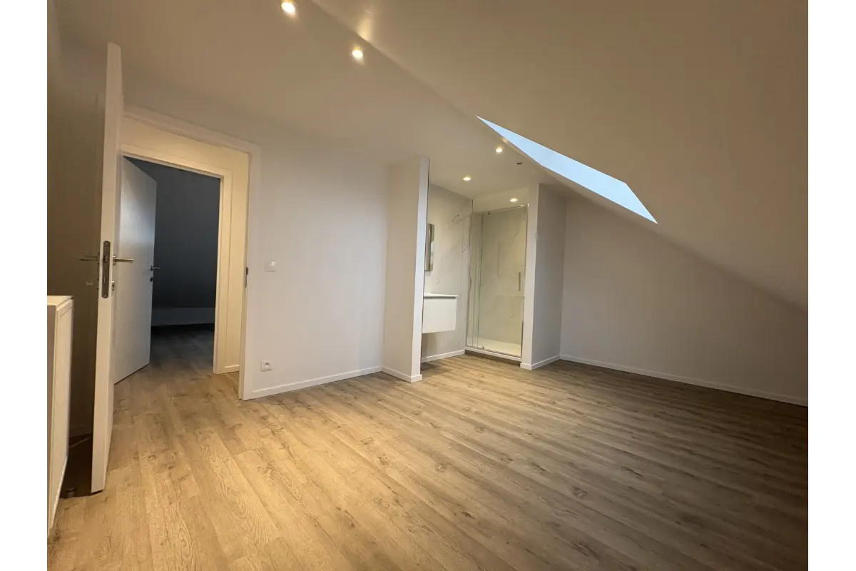 Appartement à louer à Pont-à-Celles 6230 600.00€ 4 chambres 186.00m² - annonce 669567