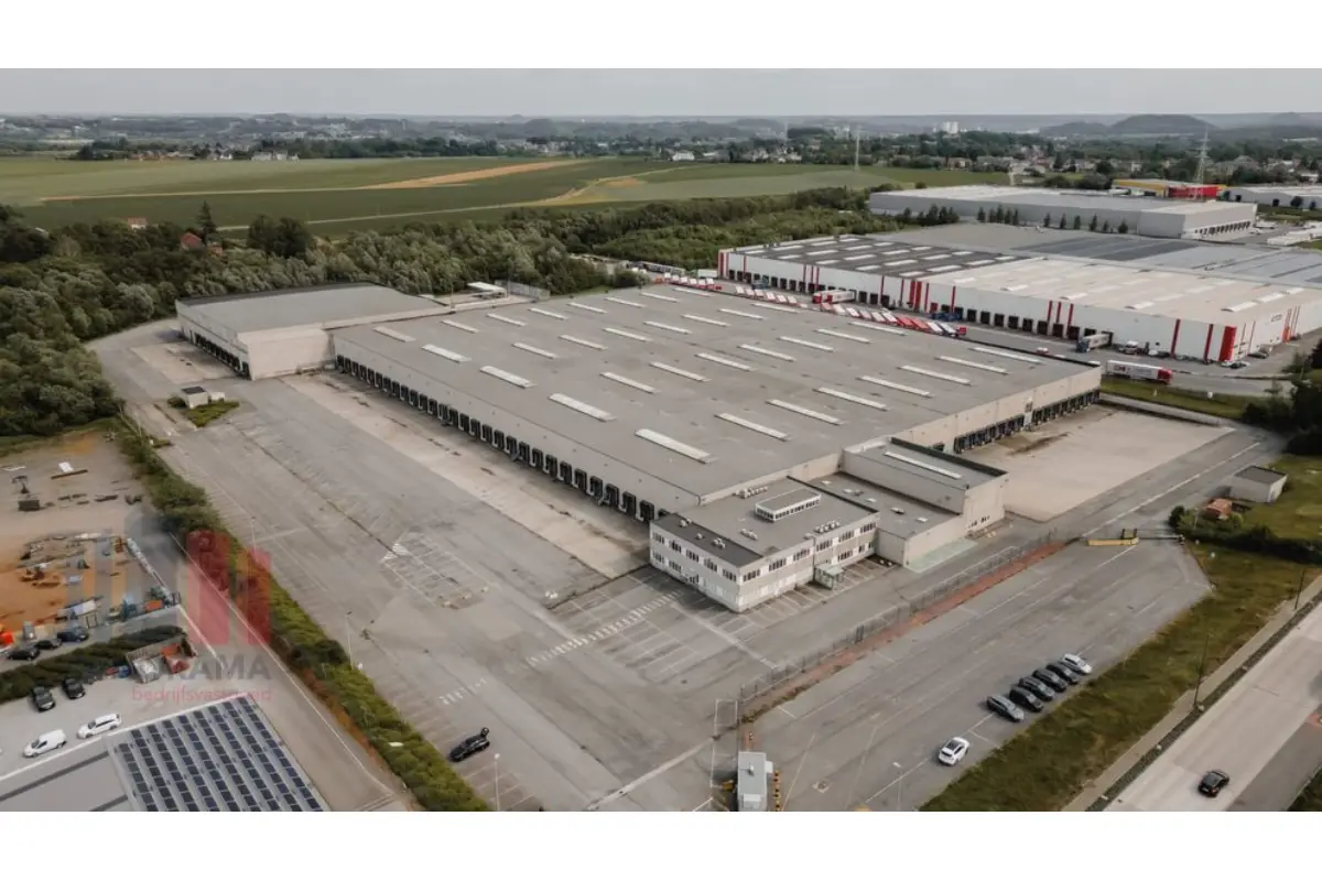 Commerce à louer à Courcelles 6180 97998.00€  chambres 20629.00m² - annonce 671619