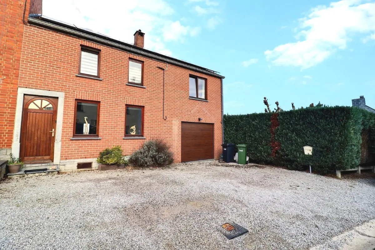 Maison à vendre à Montigny-le-Tilleul 6110 350000.00€ 3 chambres 150.00m² - annonce 672169